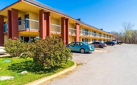 Castle Inn & Suites By Oyo Chickasha